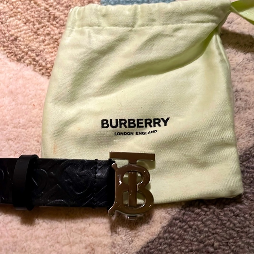 Black Burberry belt